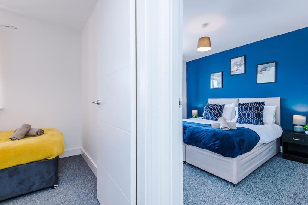 Stylish Four Bedroom House In St Helens By Eason Stays, For Contractors Digs And Weekend Stays, With Free Parking Exteriör bild