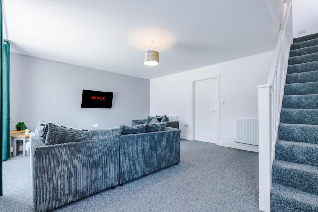 Stylish Four Bedroom House In St Helens By Eason Stays, For Contractors Digs And Weekend Stays, With Free Parking Exteriör bild